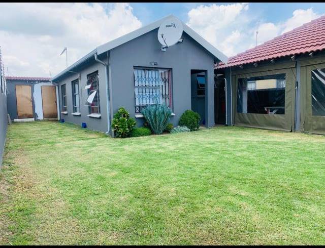 3 BEDROOM PROPERTY TO RENT IN FLEURHOF